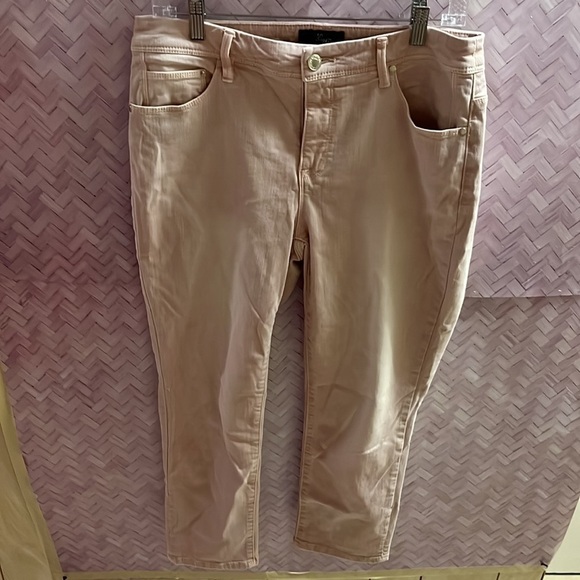 Pale pink, so slimming jeans by Chicos size 0.5 crop denim, soft 4 pockets​​​ - Picture 2 of 10